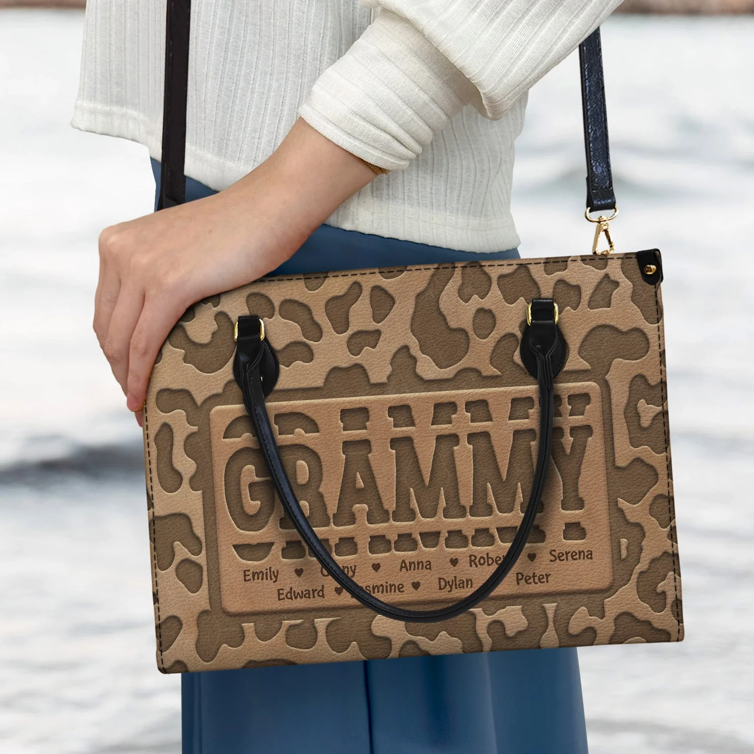 Mom Grandma Title Leopard Pattern  - Personalized Leather Bag - Gift For Wife, Mother, Grandma, Grandmother, Mother's Day | NA94 - Image 3