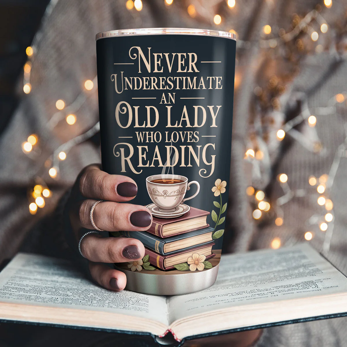 Never Underestimate An Old Lady Who Loves Reading - Personalized Stainless Steel Tumbler - Gift For Her, Book Lovers, Readers HH01 - Image 3