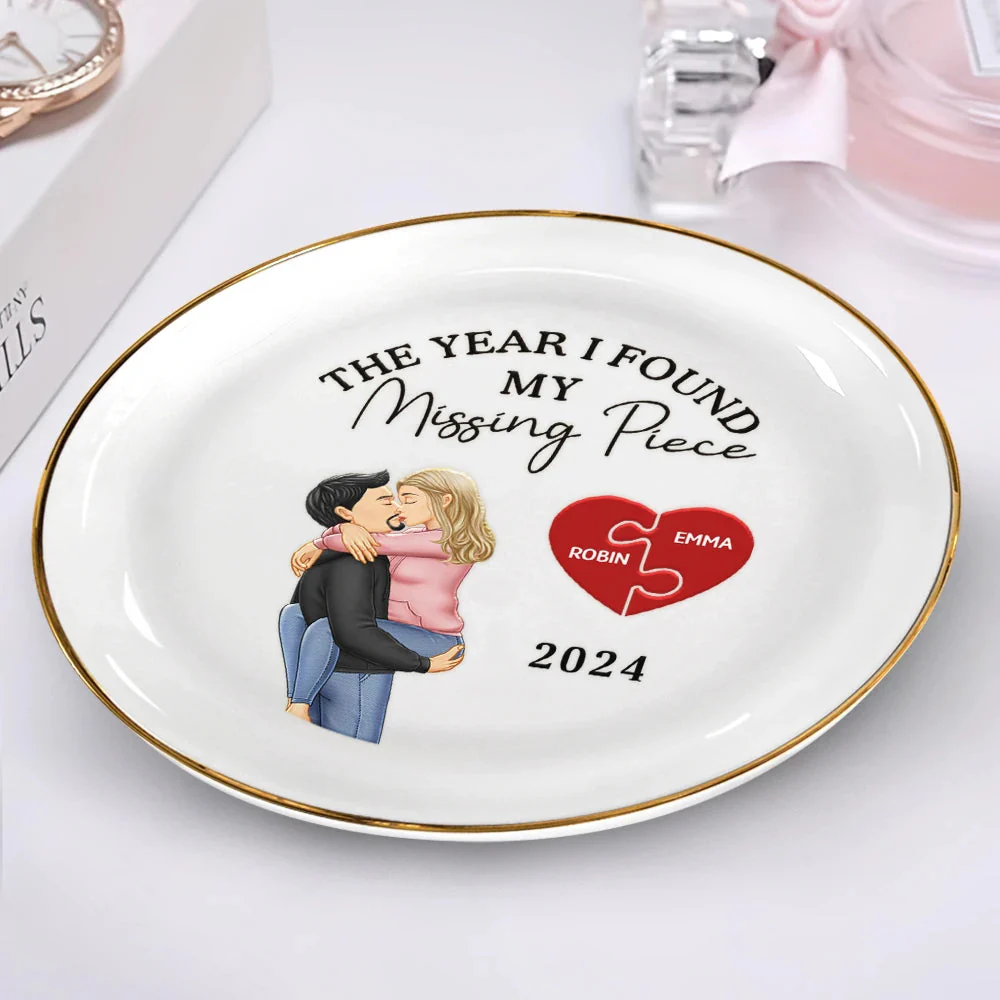 The Year I Found My Missing Piece - Personalized Jewelry Dish - Gift For Couple, Husband Wife, Anniversary Gift  - GR7 NA94 - Image 2